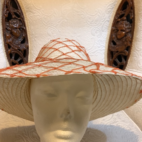 White straw sun hat with coral netting. - Picture 2 of 5